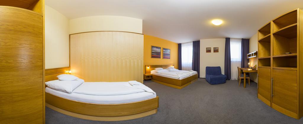 Hotel Trend Plzen Ngoại thất bức ảnh